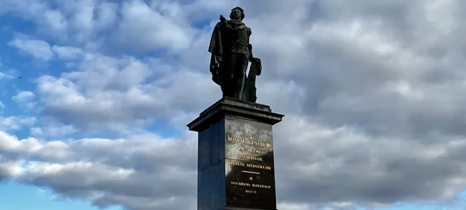 Gustav III statue